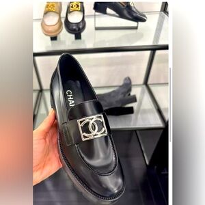 Chanel 2023 Chunky Calfskin CC
Moccasin Black 37
